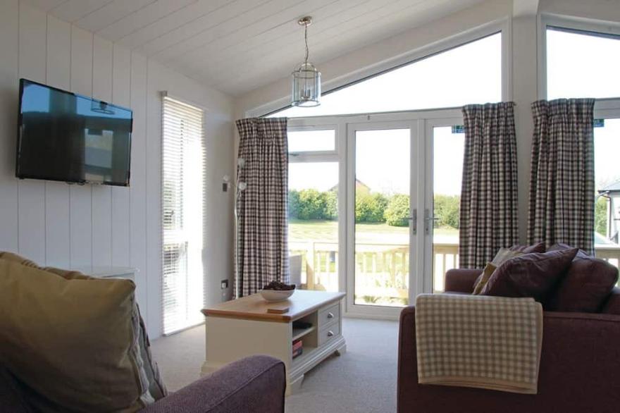 2 bedroom accommodation in Little Weighton, Nr Beverley