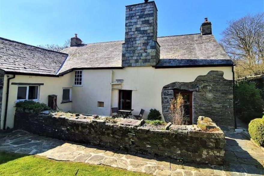 Ta Mill Pump Cottage in a Stunning Retreat