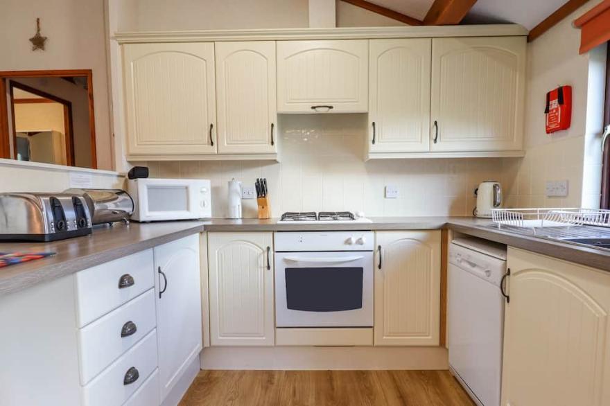 DARTMOOR RETREAT LODGE, family friendly in Moretonhampstead