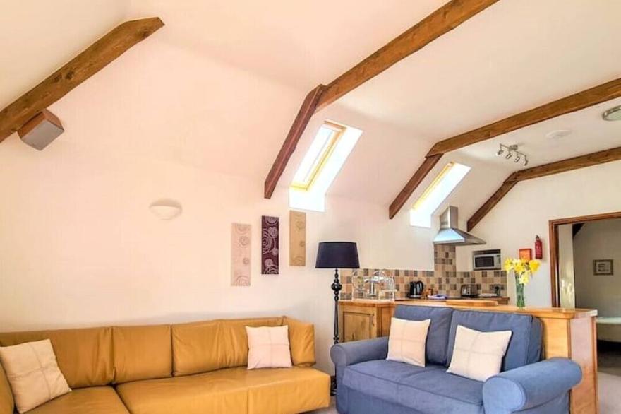 Ta Mill Hayloft Cottage in a Stunning Retreat