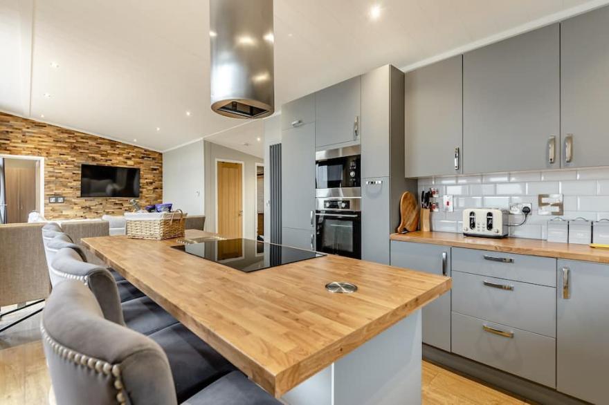 3 bedroom accommodation in Tallington, nr Peterborough