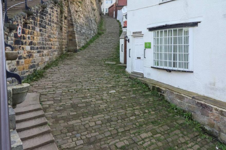 MARINER'S WATCH, pet friendly, character holiday cottage in Whitby