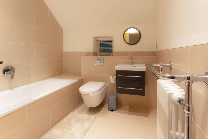 2 bedroom accommodation in Ockham, near Guildford