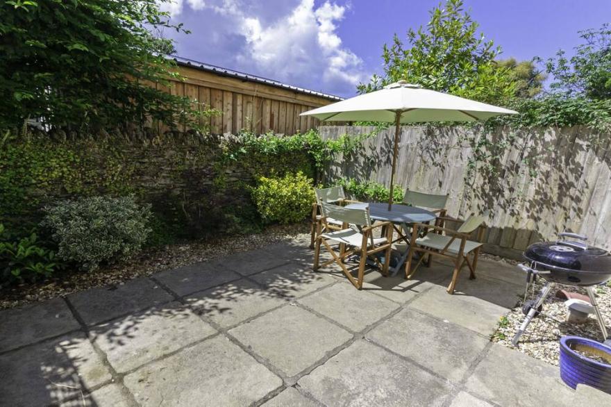 Oysters | Sleeps 6 | Modern Villa & Dog Friendly