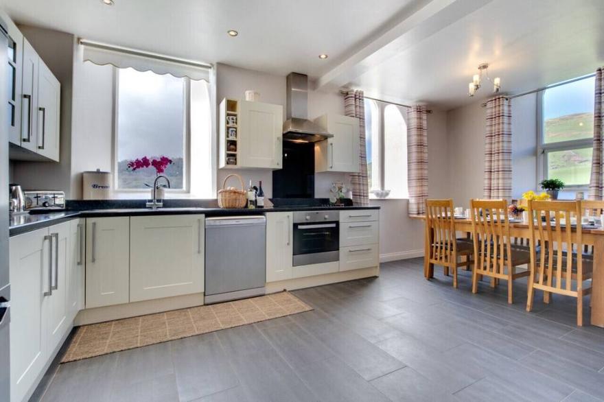 Capel Maethlon - Three Bedroom House, Sleeps 6