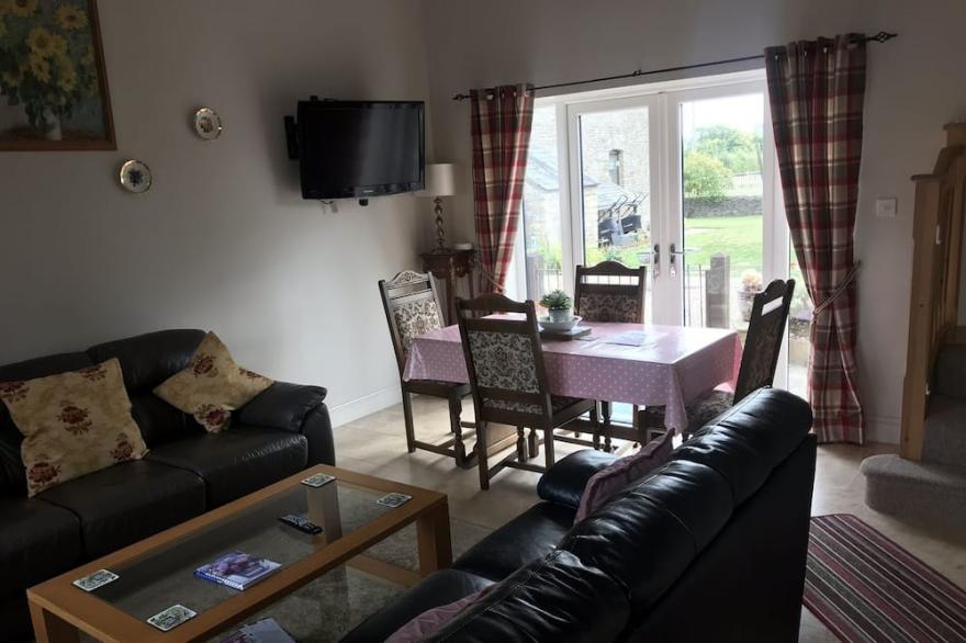 Kenns Farm Barn - Stunning Barn Conversion in a quiet location