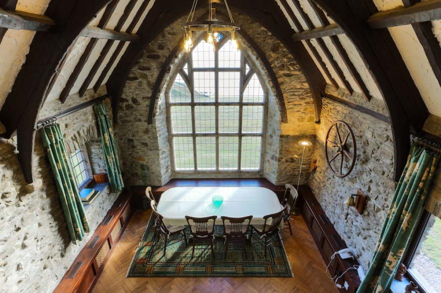 Unique, Cornish house with phenomenal sea views