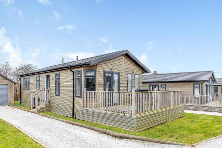 2 bedroom accommodation in Overseal, Nr Ashby-de-la-Zouch