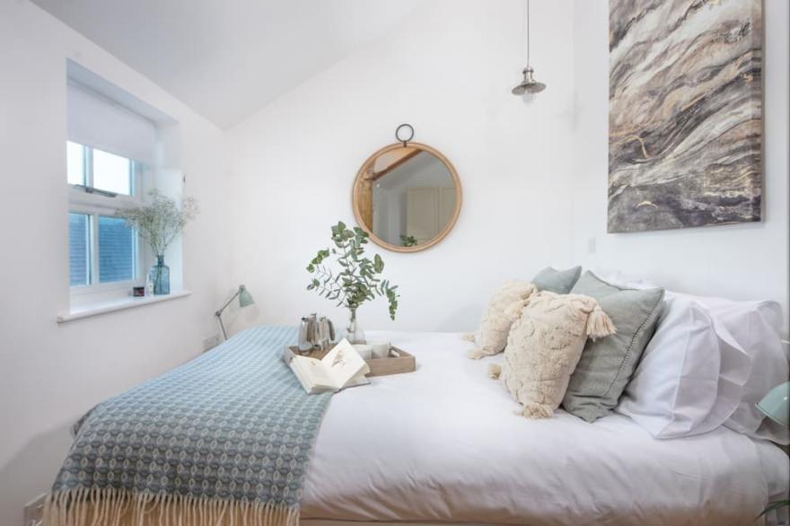 A superb two bedroom cottage overlooking Sennen Cove