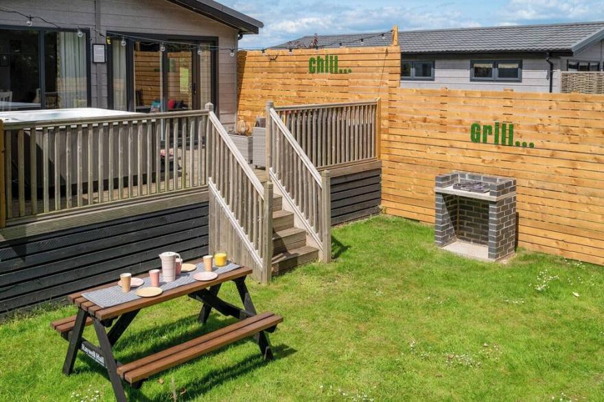 2 bedroom accommodation in Raywell, Cottingham