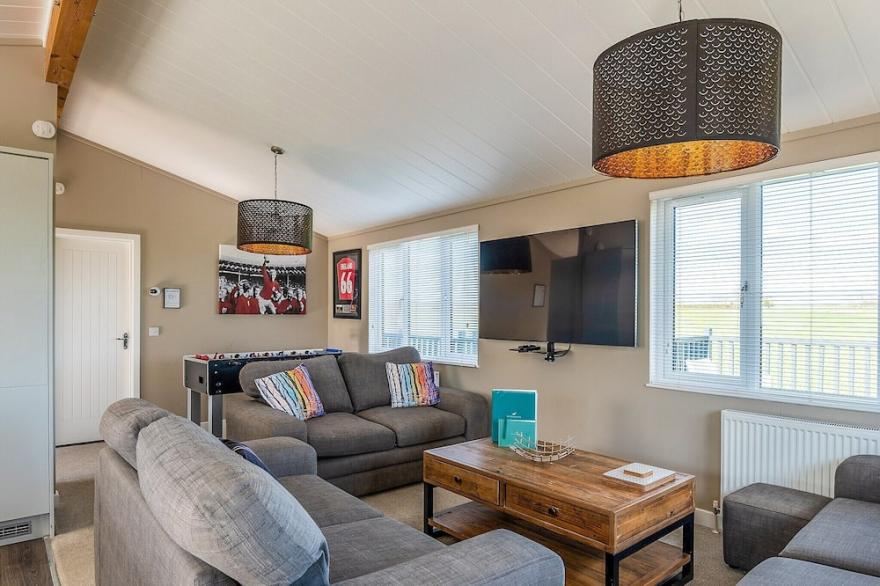 3 bedroom accommodation in Raywell, Cottingham