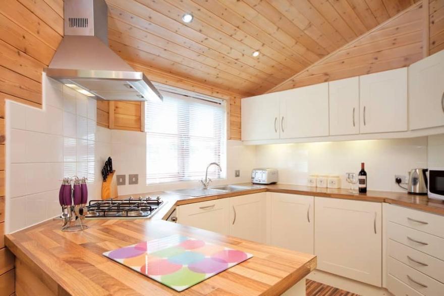 2 bedroom accommodation in Raywell, Cottingham