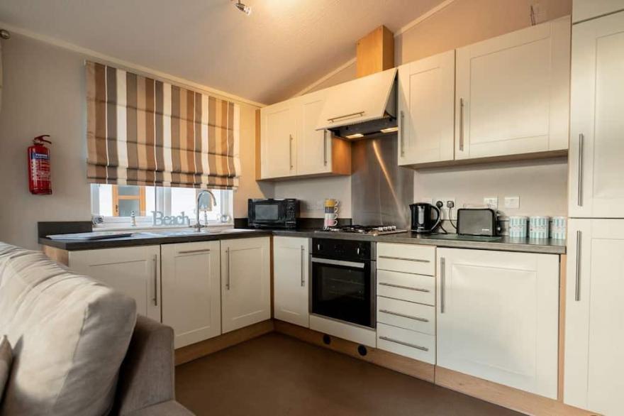 3 bedroom accommodation in Lowestoft