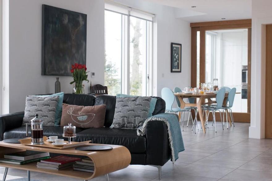 AWARD WINNING 5* CONTEMPORARY HOUSE SET IN AN AREA OF OUTSTANDING NATURAL BEAUTY
