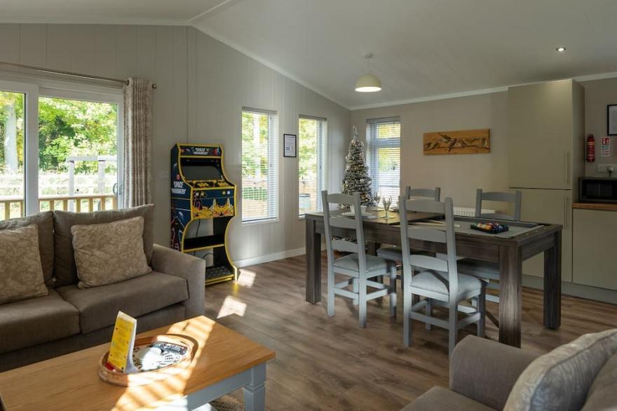 2 bedroom accommodation in Raywell, Cottingham