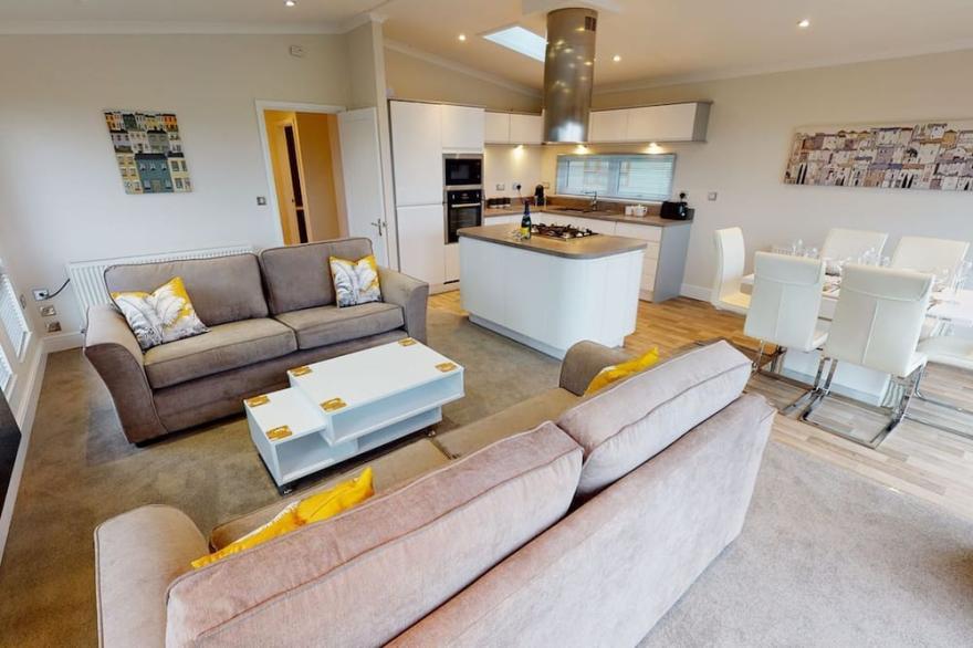 2 bedroom accommodation in Raywell, Cottingham