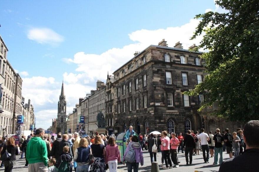 Edinburgh Royal Mile - Parliament Square Apartment