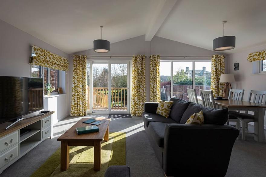 2 bedroom accommodation in Raywell, Cottingham