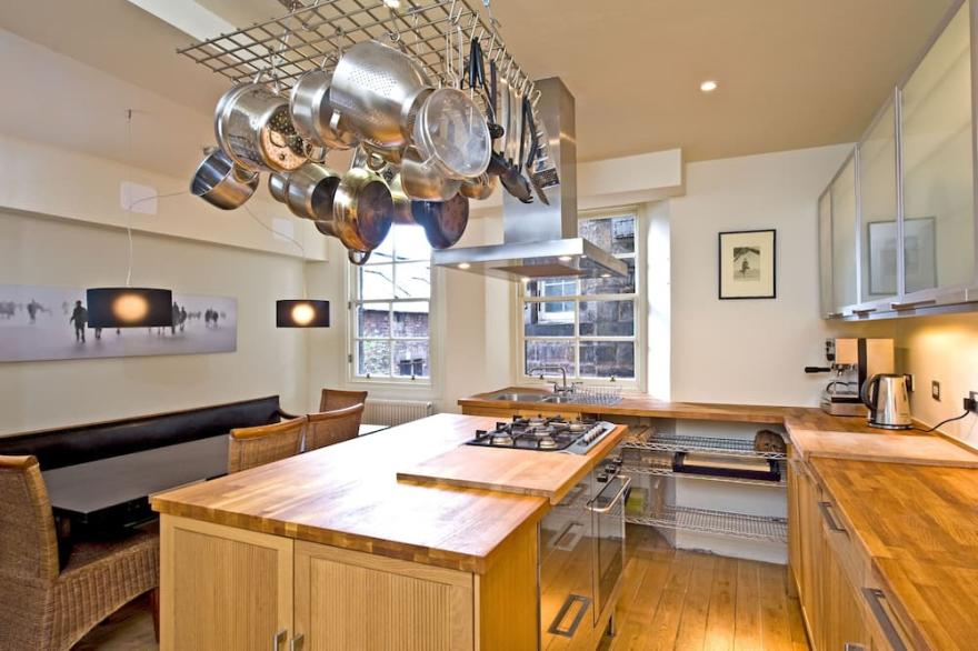 Elegant Georgian apartment in the centre of Edinburgh