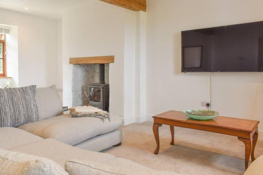 4 bedroom accommodation in Abbotsham, near Bideford