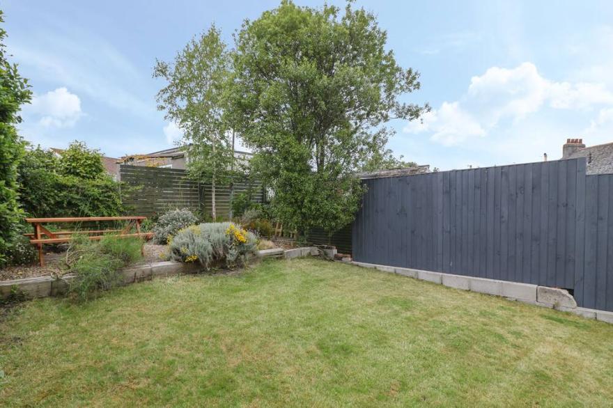 LOWENA, pet friendly, with open fire in Tywardreath