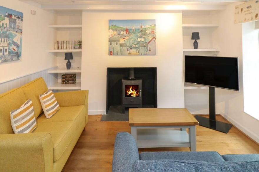 LOWENA, pet friendly, with open fire in Tywardreath