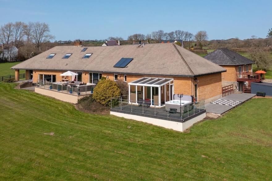 7 bedroom accommodation in Llangoedmor near Cardigan