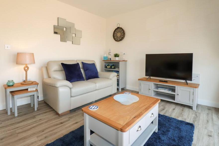 STARFISH BAY, pet friendly, with a garden in St Mawgan