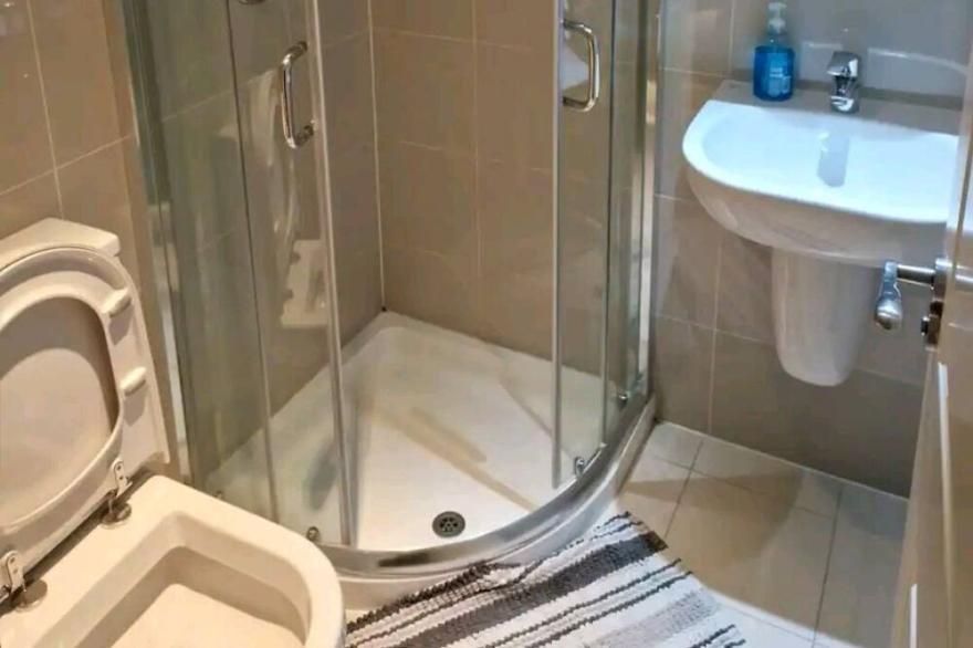 Luxury 2 bed 2 bathroom in Central London Notting Hill Gate