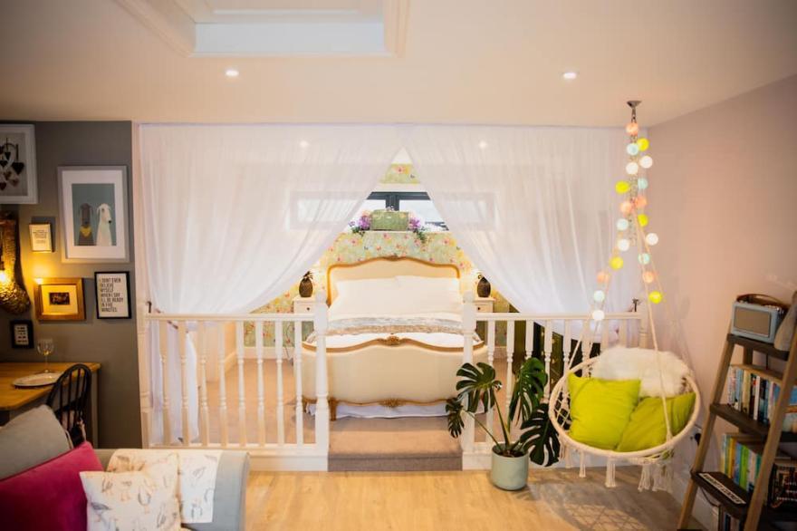 Cosy Coastal Retreat