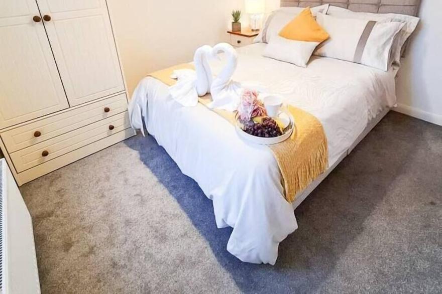 Modern 4 bedroom flat, Near Brighton Station