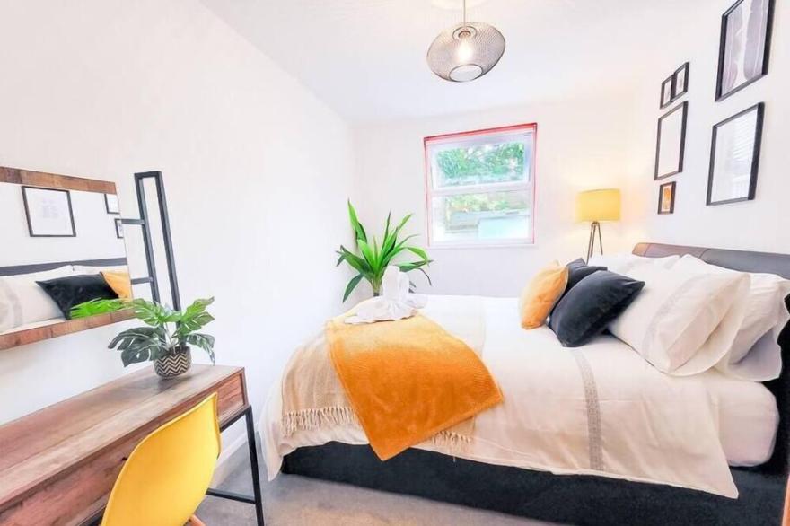 4bd Hidden gem by Brighton Station