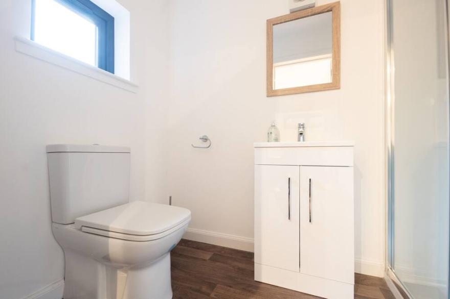 Elegant Little Wyvis Lodge - Sleeps 2