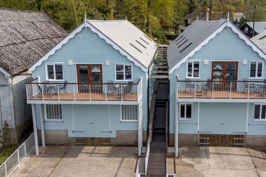 Osprey - Luxury Boat House on the shore of Lake Windermere near to Bowness