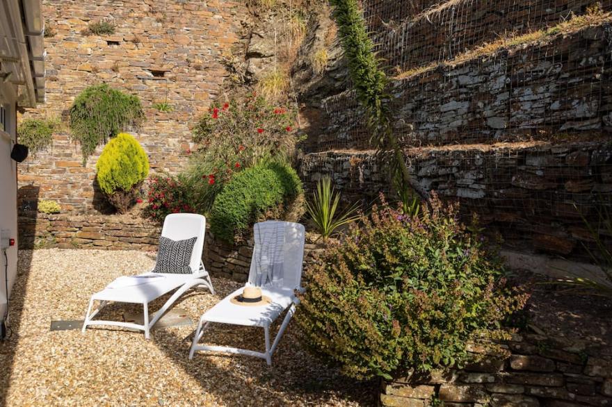 Southend, Riverside -  a detached house that sleeps 8 guests  in 4 bedrooms