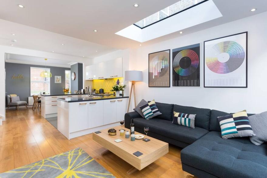 23 Bishopgate Street -  a family break that sleeps 4 guests  in 2 bedrooms