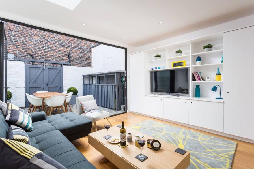 23 Bishopgate Street -  a family break that sleeps 4 guests  in 2 bedrooms