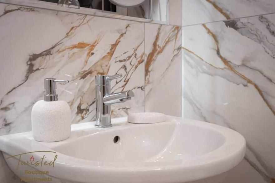 Luxury Boutique 2 bedroom Apt, Central Blackpool