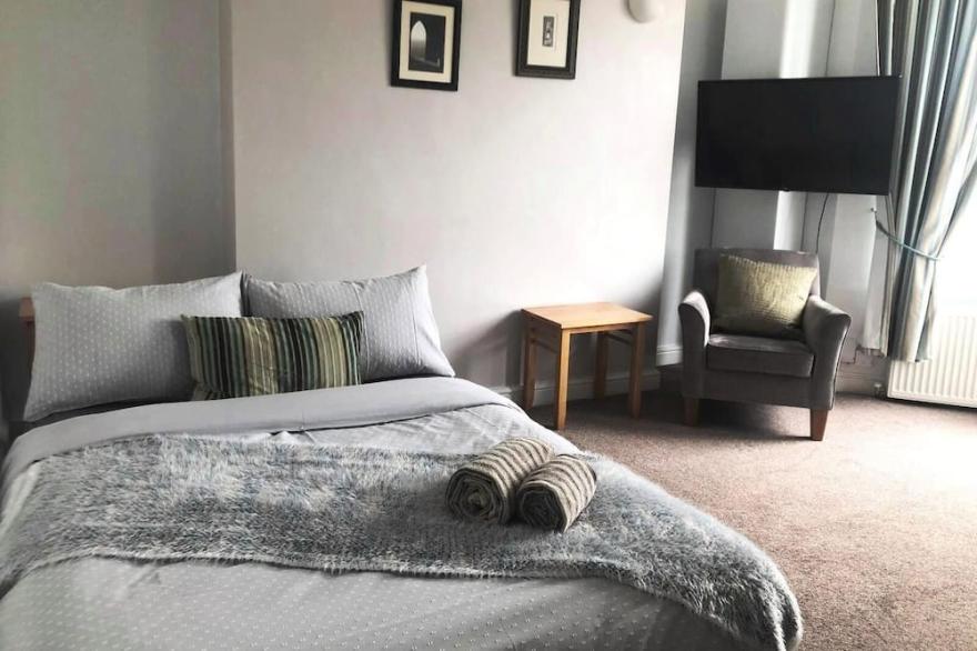 Sunny Apartment 10 minutes walk to Historic City (31 nights maximum stay)