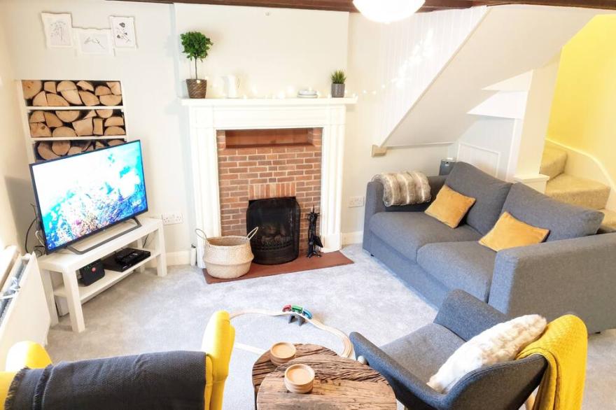 Gorgeous Thornton-le-Dale 2 Bedroom Cottage & Garden, Cosy Family Friendly, WIFI
