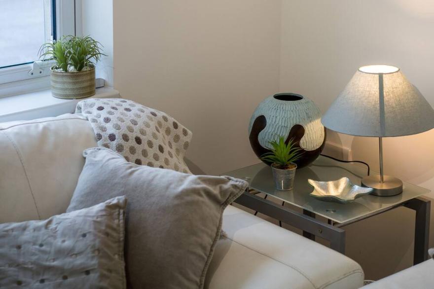 TY WENDY, country holiday cottage in Pembroke Dock