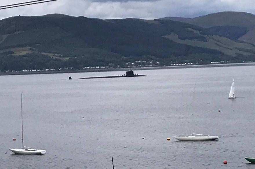 Beautiful 3-Bed Apartment in Gourock