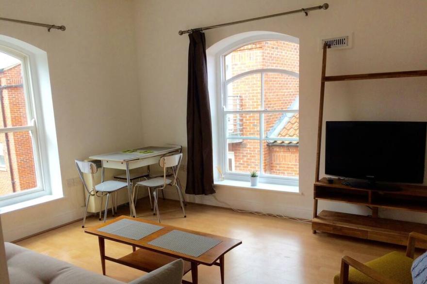 Stylish 2 Bedroom Riverside Apartment Within the Old City Walls of York