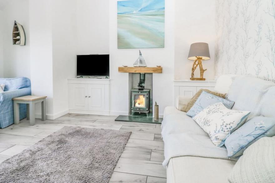 DRIFTWOOD, 23 ROA ISLAND, family friendly in Roa Island