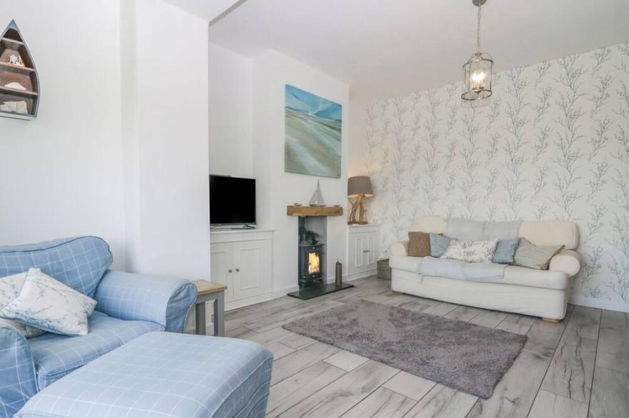 DRIFTWOOD, 23 ROA ISLAND, family friendly in Roa Island