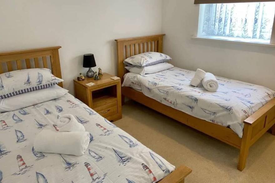 Apartment with stunning views overlooking the Atlantic Sleeps 4