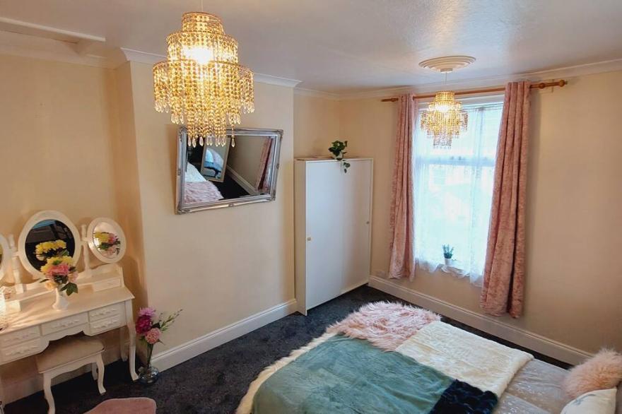 Gorgeous &central  two bedrooms house