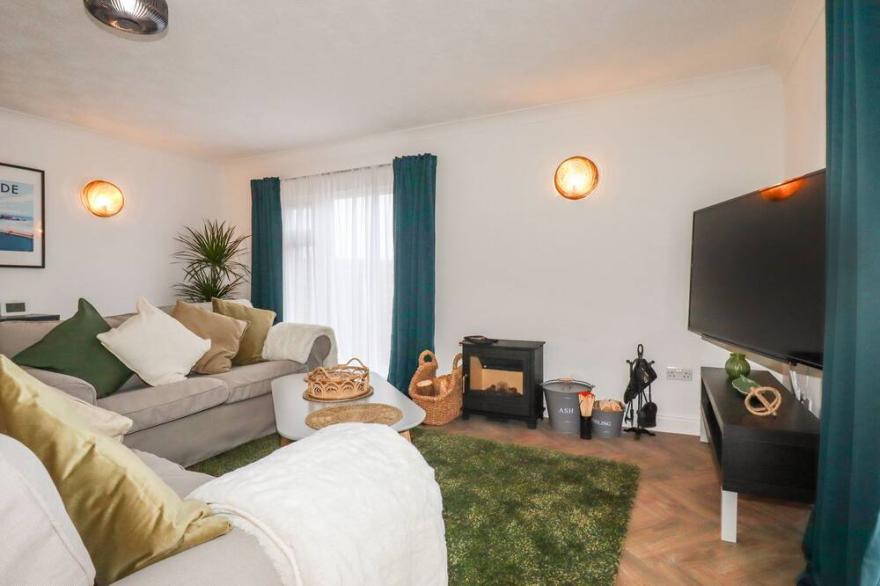 BADGERS SETT, romantic, character holiday cottage in Tintagel