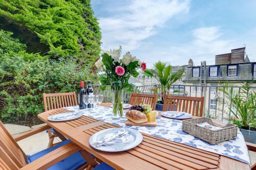 Autumn Leaves - Four Bedroom House, Sleeps 6
