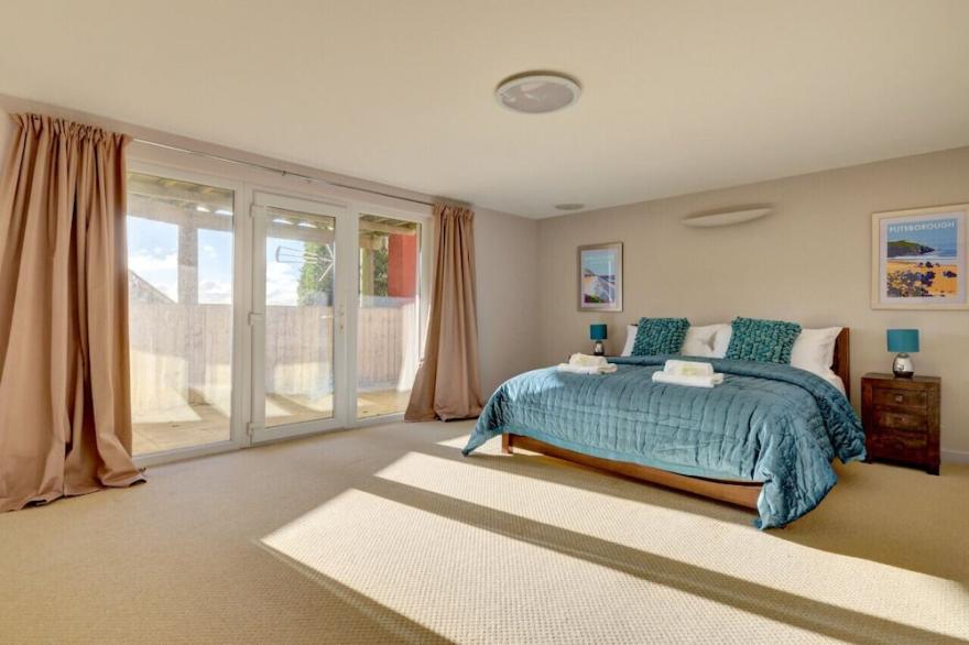 Ocean Villa - Three Bedroom House, Sleeps 6